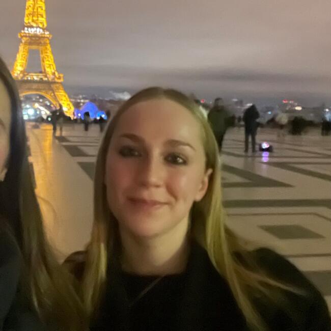 Babysitter in Neuilly-sur-Seine: Alice