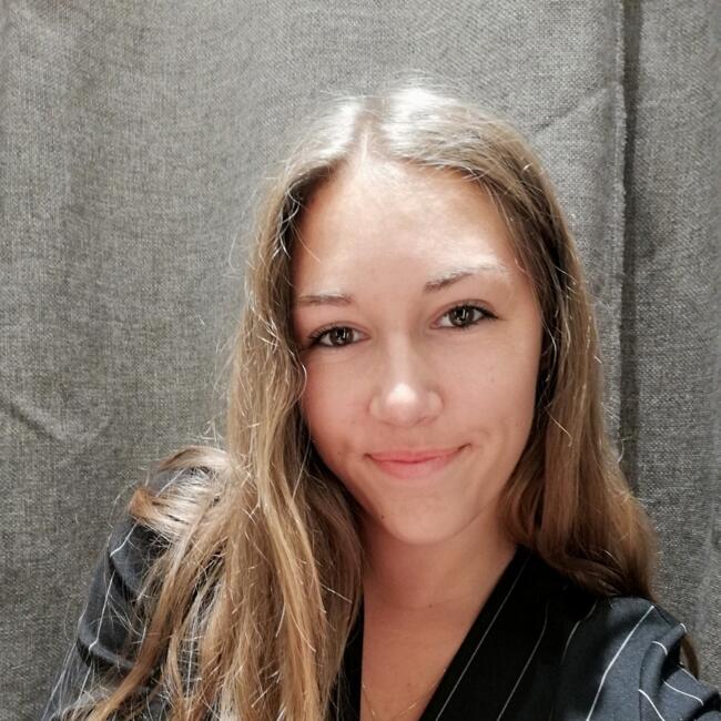 Babysitter in Nîmes: Laura
