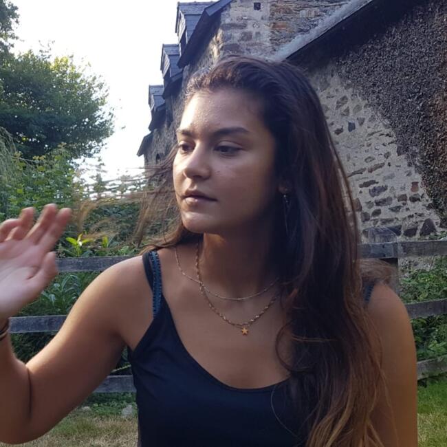 Babysitter in Montreuil: Mona