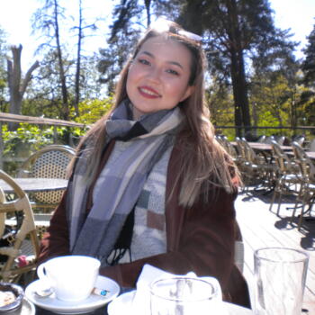 Barnvakt i Bergshamra: Moldir (Molly)