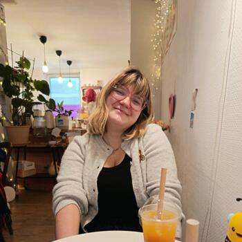 Babysitter in Fleurbaix: Lola