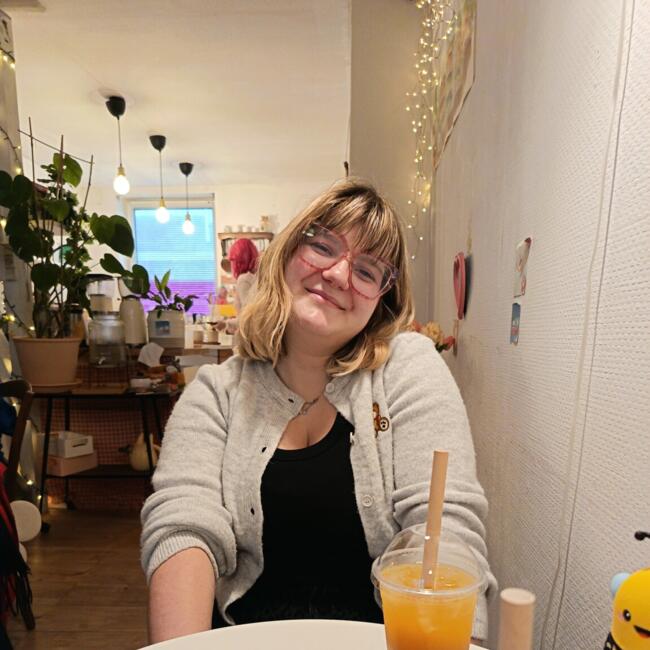 Babysitter in Fleurbaix: Lola