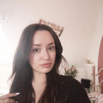 Babysitter Saint-Martin-du-Manoir: Olivia