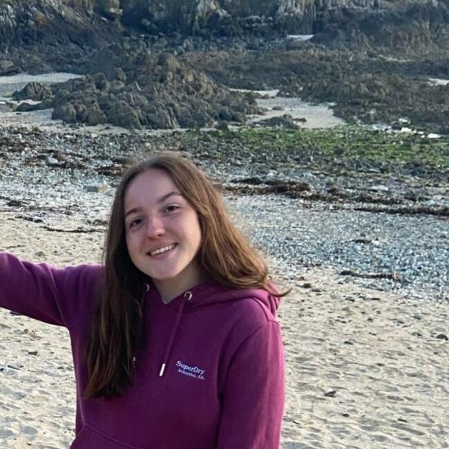 Babysitter in Saint-Brieuc: Elodie