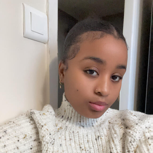 Babysitter in Montargis: Yousra