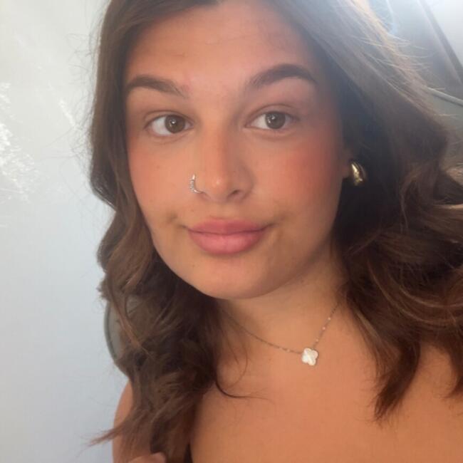 Babysitter in Franconville: Laura
