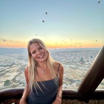 Babysitter in Sydney: Olivia