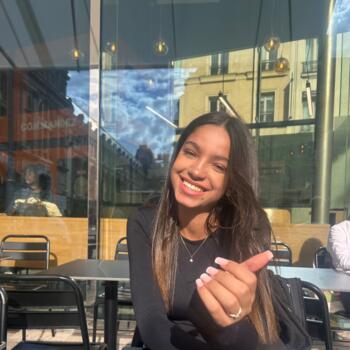 Babysitter in Neuilly-sur-Seine: Jade