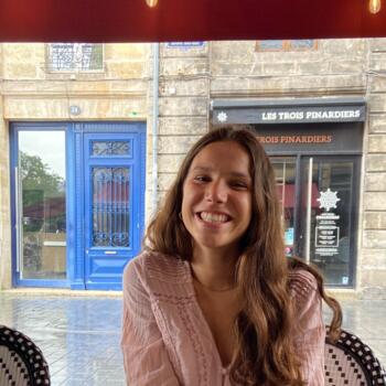 Babysitter in Le Bouscat: Sarah