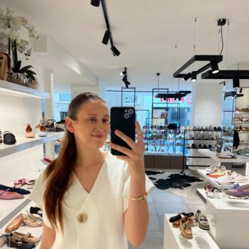 Baby-sitter Waasmunster: Lorine