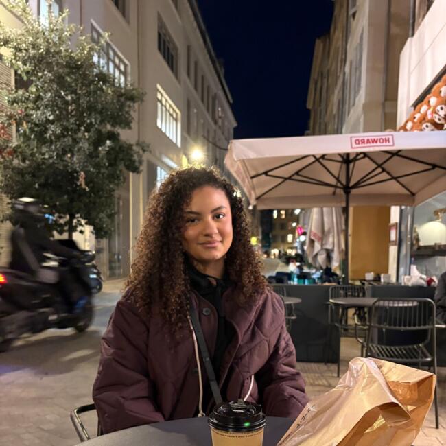 Babysitter in Marseille: Louna