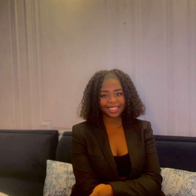 Babysitter in Poitiers: Noure