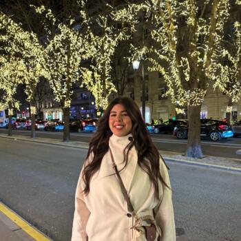 Babysitter in Marseille: Maha