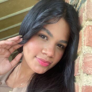 Babysitter in Valencia: Fabiola Yoselin