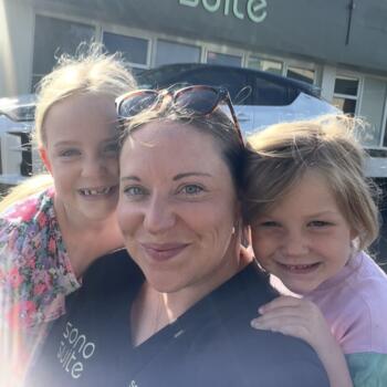 Babysitting job in Waiuku: babysitting job Lisa