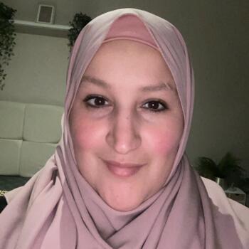 Babysitter in Forest: Nora