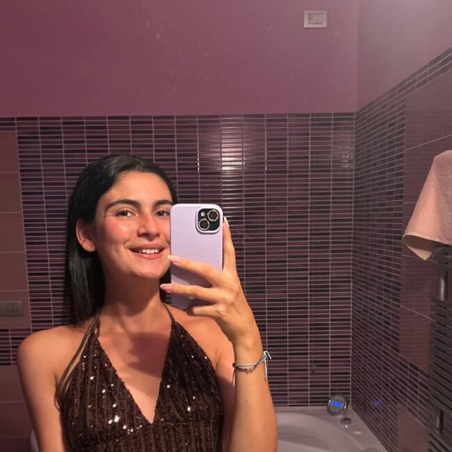 Babysitter in Vignate: Laura