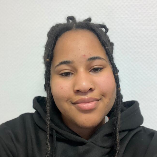 Babysitter in Sainte-Catherine: Djoulie