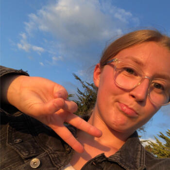 Baby-sitter Saint-Germain-la-Blanche-Herbe: Célia