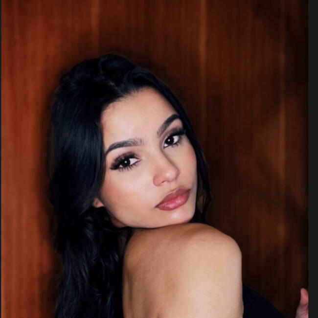 Babysitter in Barbacena: Thais