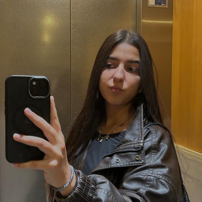 Babysitter in Saint-Vrain: Emma