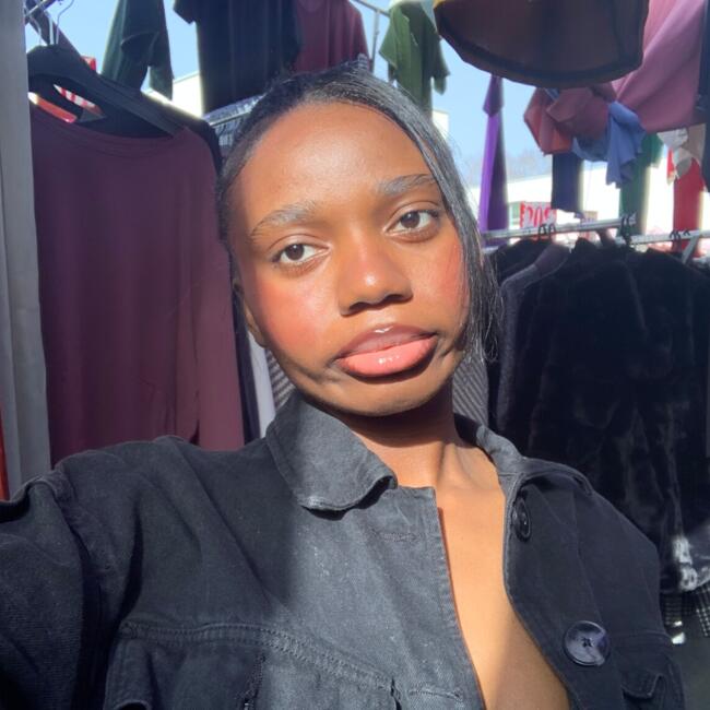 Babysitter in Chambray-lès-Tours: Kerene