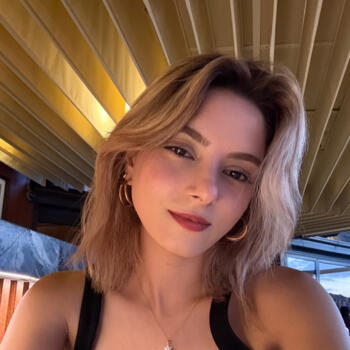 Babysitter in Istanbul: Begüm Aklima