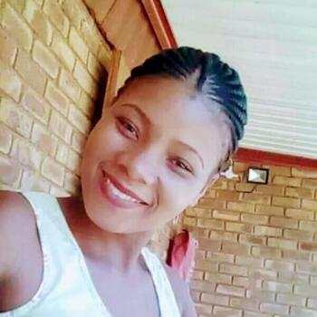 Babysitter Johannesburg South: Thandeka Hlelele
