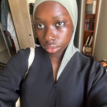 Babysitter in Bagneux: Hawa