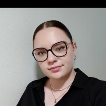 Babysitter in Saint-Quentin-en-Tourmont: Enola