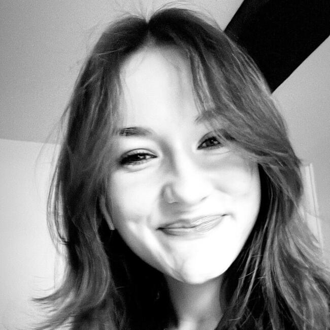 Babysitter in Limoges: Zoe