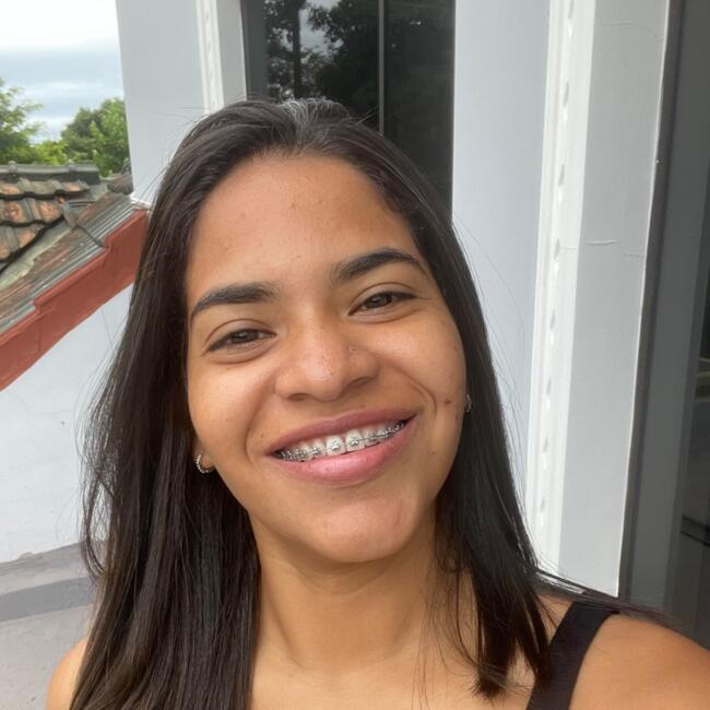 Babá em Campo Grande: Taiane