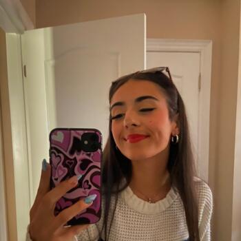 Babysitter in Burlington: Sabrina
