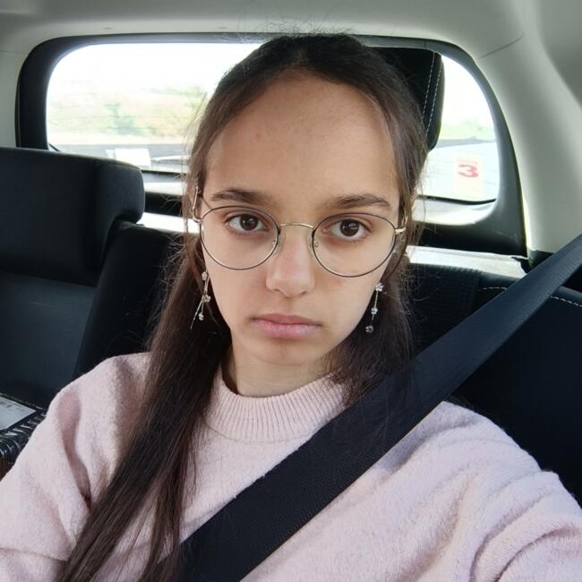 Babysitter in Reims: Lexie