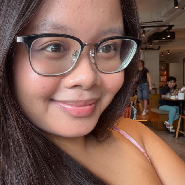 Pengasuh di Singapore Island: Emily