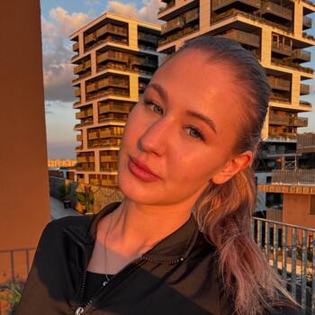Babysitter Budapest: Maja