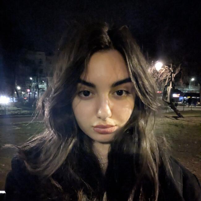 Babysitter in Pátrai: ΒΑΣΙΛΕΙΑ