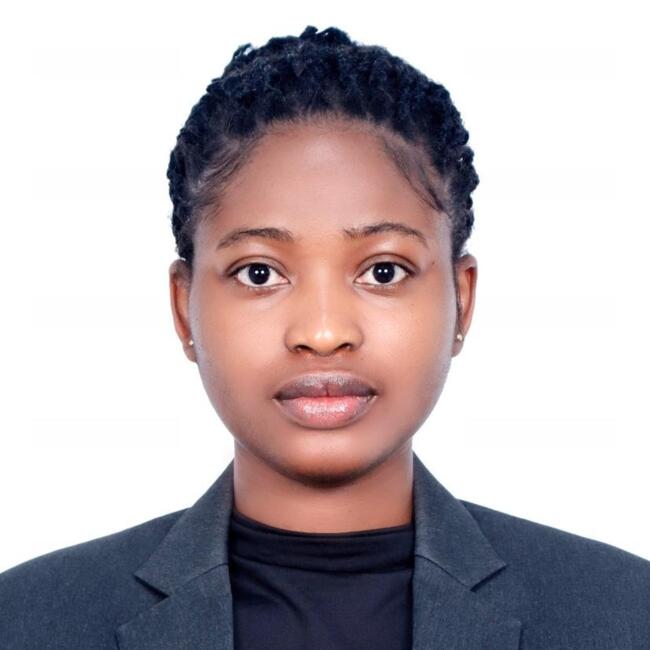 Babysitter in Abu Dhabi: Bukola