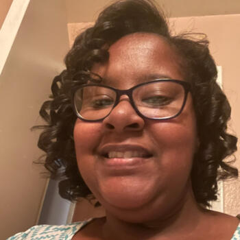 Babysitter in Phoenix: Renee