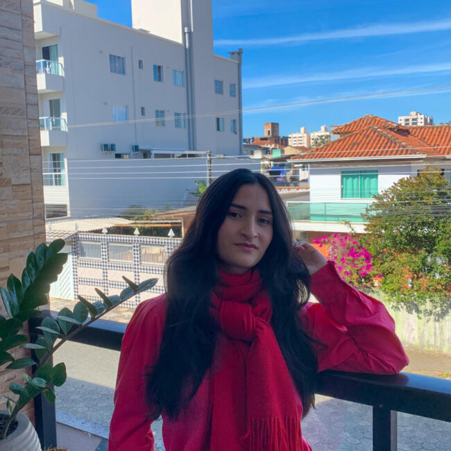 Babá em Camboriú: Bruna