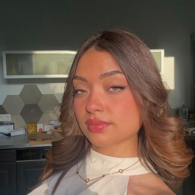 Babysitter in Ransart: Zohra