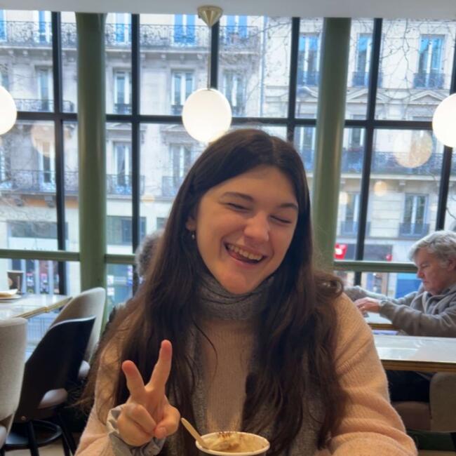 Babysitter in Caen: Léane