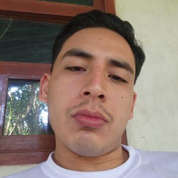 Babysitting job in Sonsonate: babysitting job Carlos Joaquín