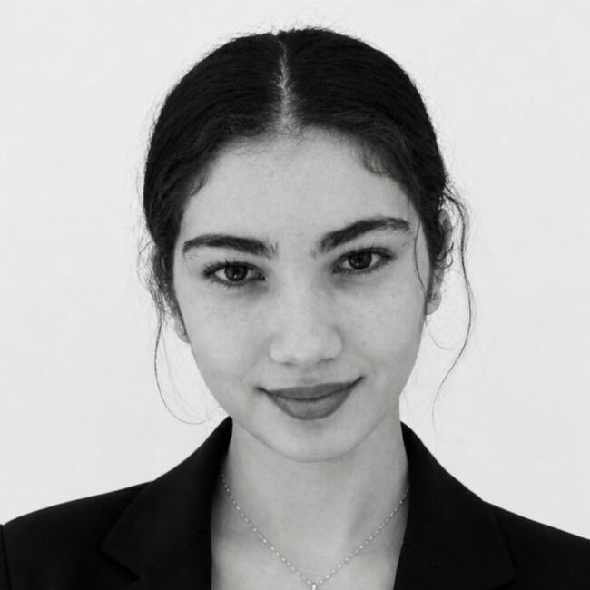 Babysitter in Angers: Ana