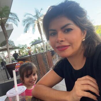 Babysitter Betim: Cristiane