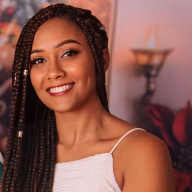 Babysitter in Brasília: Lorrane