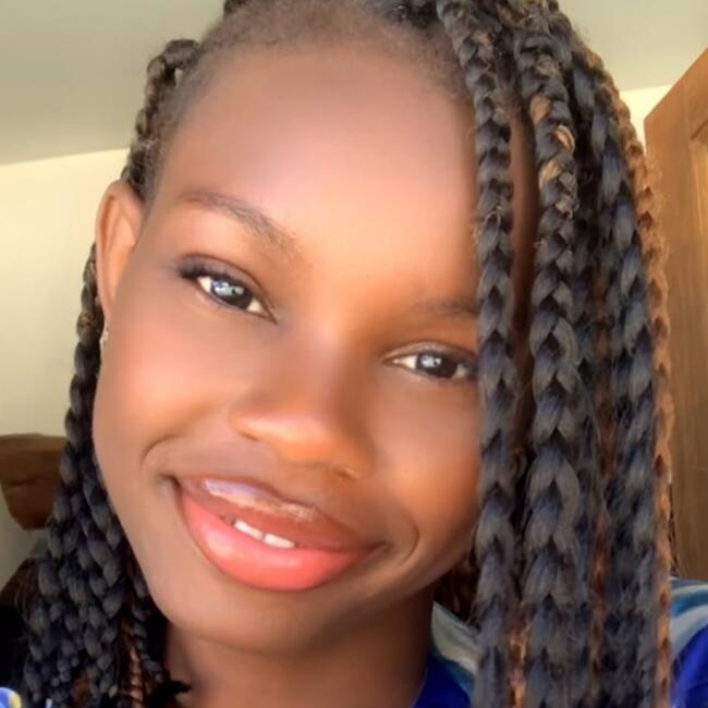 Babysitter in Villeneuve-sur-Verberie: Neva