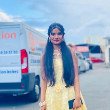 Babysitter in Stains: Aswini