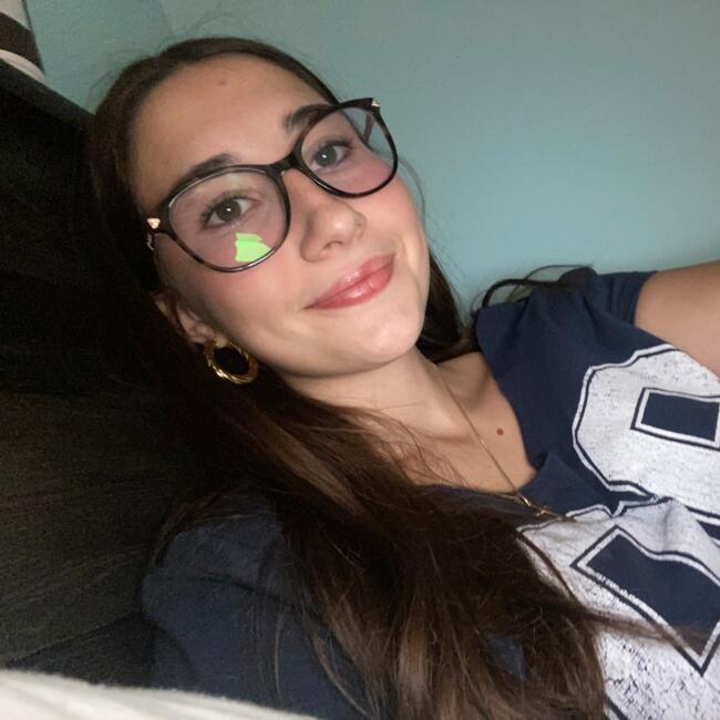 Baby-sitter in Windsor: Tia