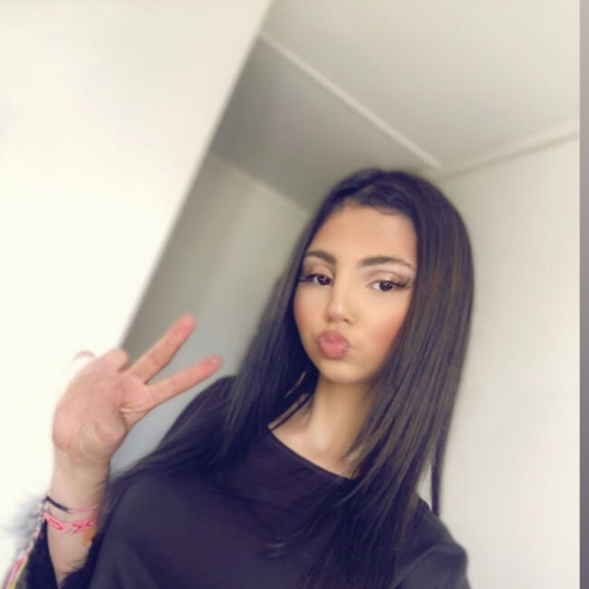 Babysitter in Le Mans: Nora